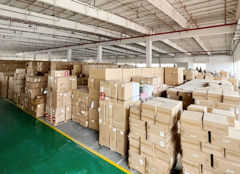 E-Commerce Warehouse